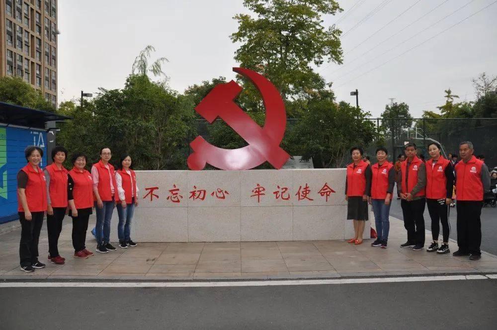 服了枣子,说把眼睛看好,还回老挝重操旧业,说比在国内打螺丝强